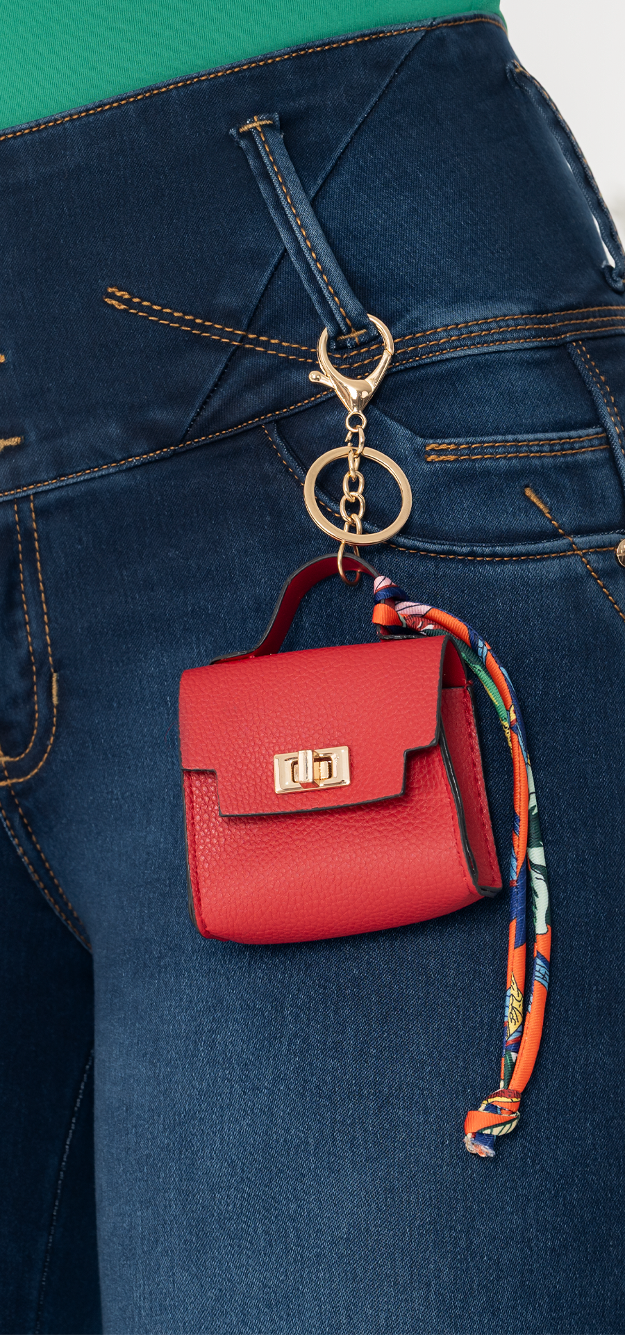 Ref. 700-1788 Jeans bota tubo. Pretina alta control abdomen. Tono azul oscuro