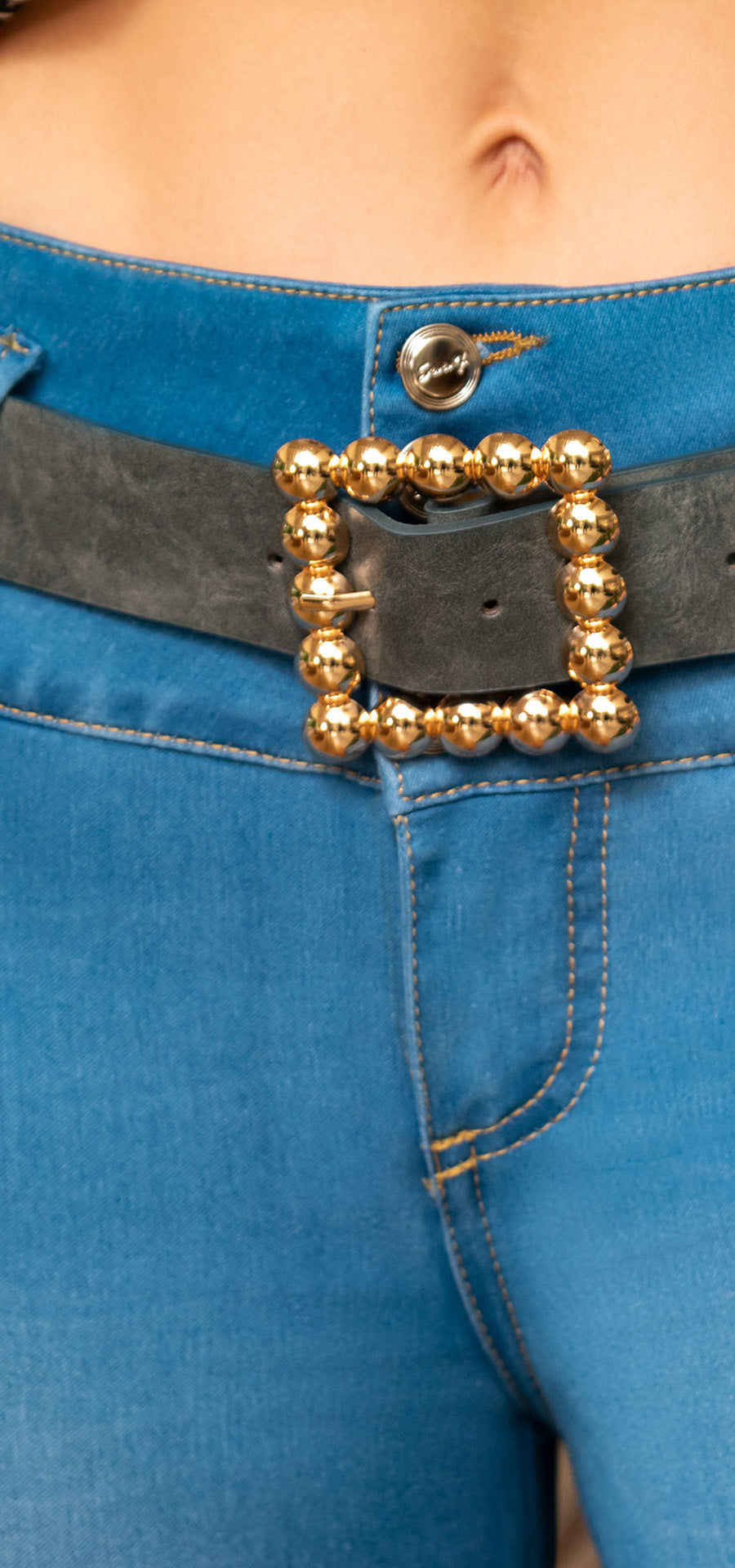 Ref. 700-1692 Jeans bota tubo. Pretina alta control abdomen. Tono azul claro