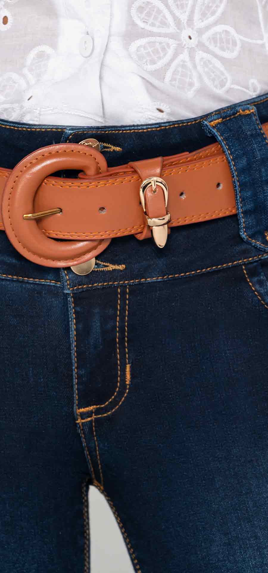 Ref. 700-1818 Jeans bota campana. Pretina alta control abdomen. Tono azul oscuro