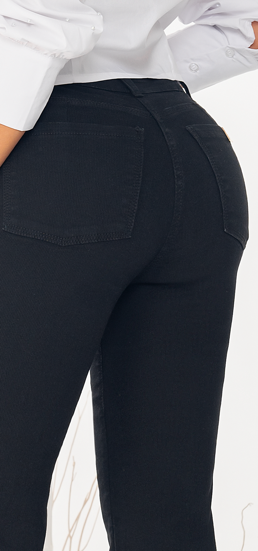 Ref. 700-1806 Jeans corduroy  bota campana. Tiro alto 1 botón. Tono negro