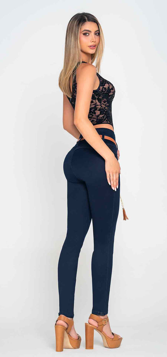 Ref. 700-1817 Jeans bota tubo. Pretina alta control abdomen. Tono azul oscuro
