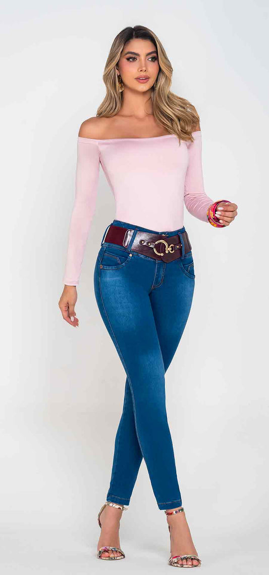Ref. 700-1821 Jeans bota tubo. Pretina alta control abdomen. Tono azul medio