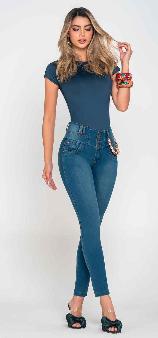 Ref. 700-1823 Jeans bota tubo. Pretina alta control abdomen. Tono azul medio
