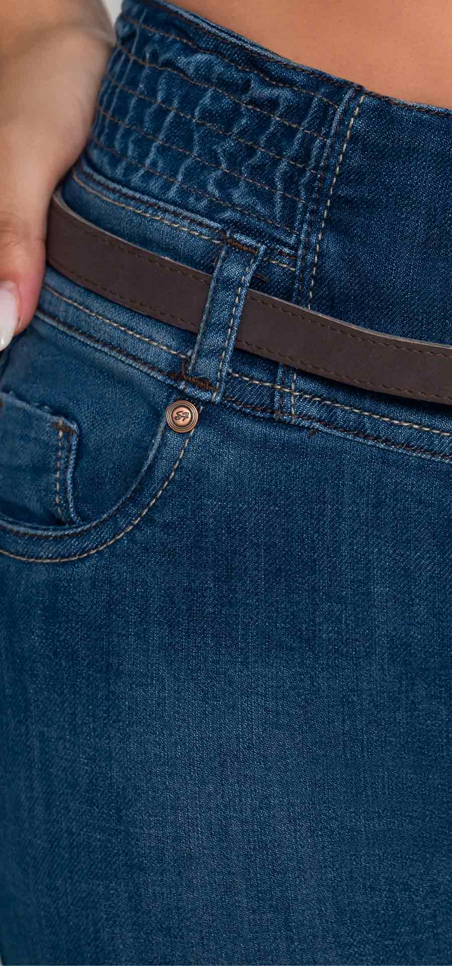 Ref. 700-1827 Jeans bota campana. Pretina alta control abdomen. Tono azul medio