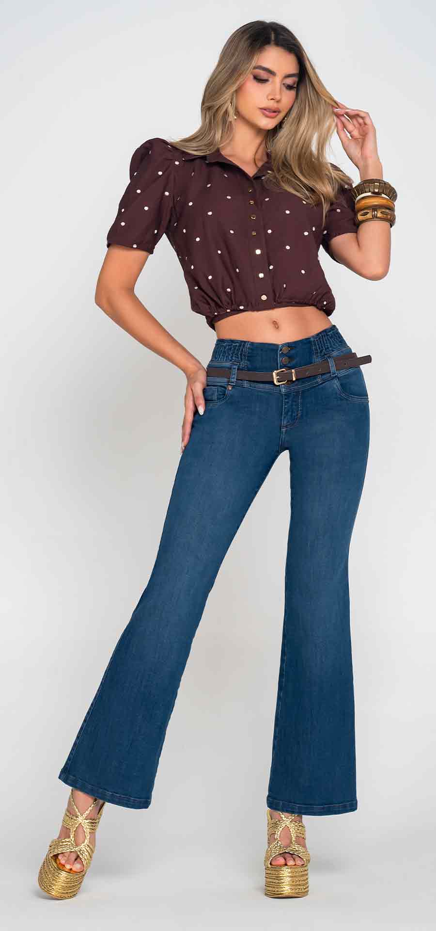 Ref. 700-1827 Jeans bota campana. Pretina alta control abdomen. Tono azul medio