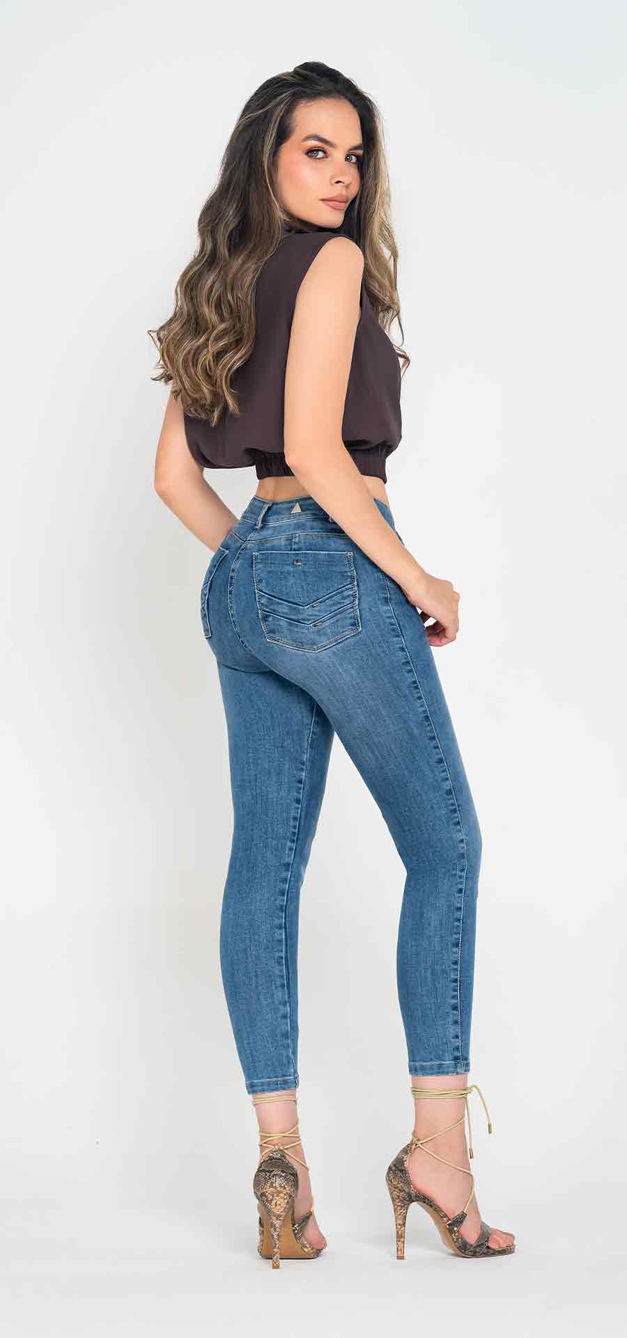 Ref. 700-1828 Jeans bota skinny. tiro alto 1 botón. Tono medio claro