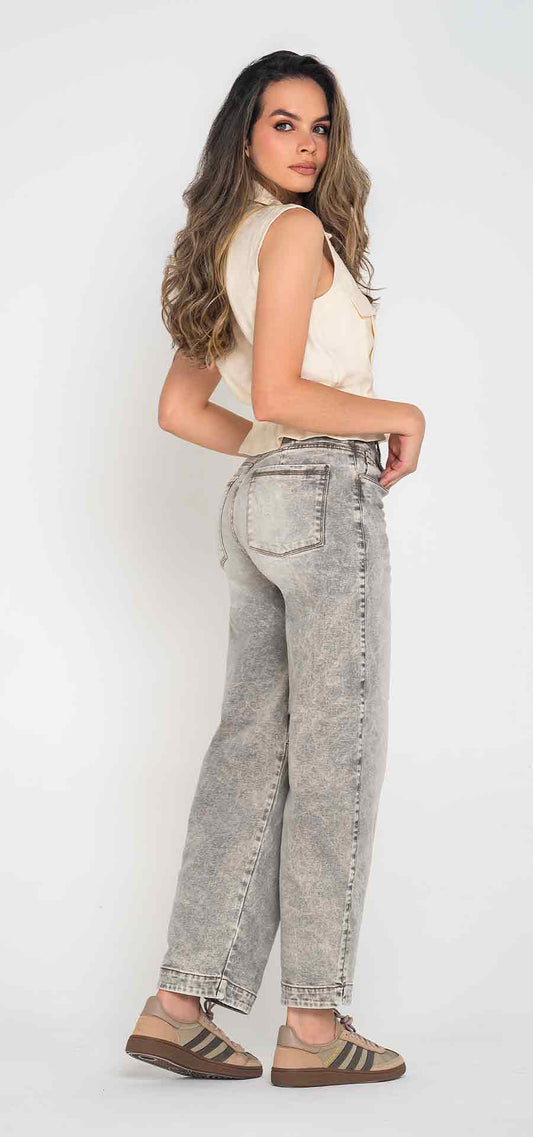 Ref. 700-1832 Jeans balloon. Tiro alto 1 botón. Tono gris claro