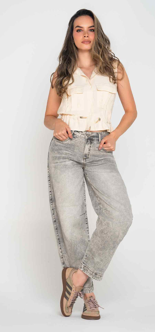 Ref. 700-1832 Jeans balloon. Tiro alto 1 botón. Tono gris claro