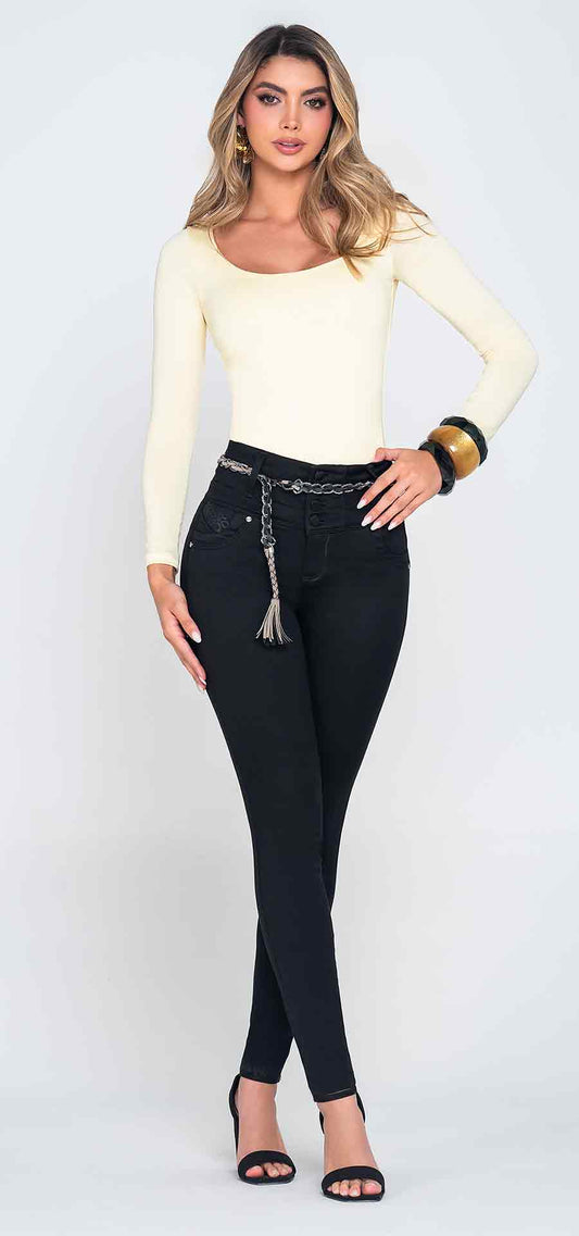 Ref. 700-1840 Jeans bota tubo. Pretina alta control abdomen. Tono negro