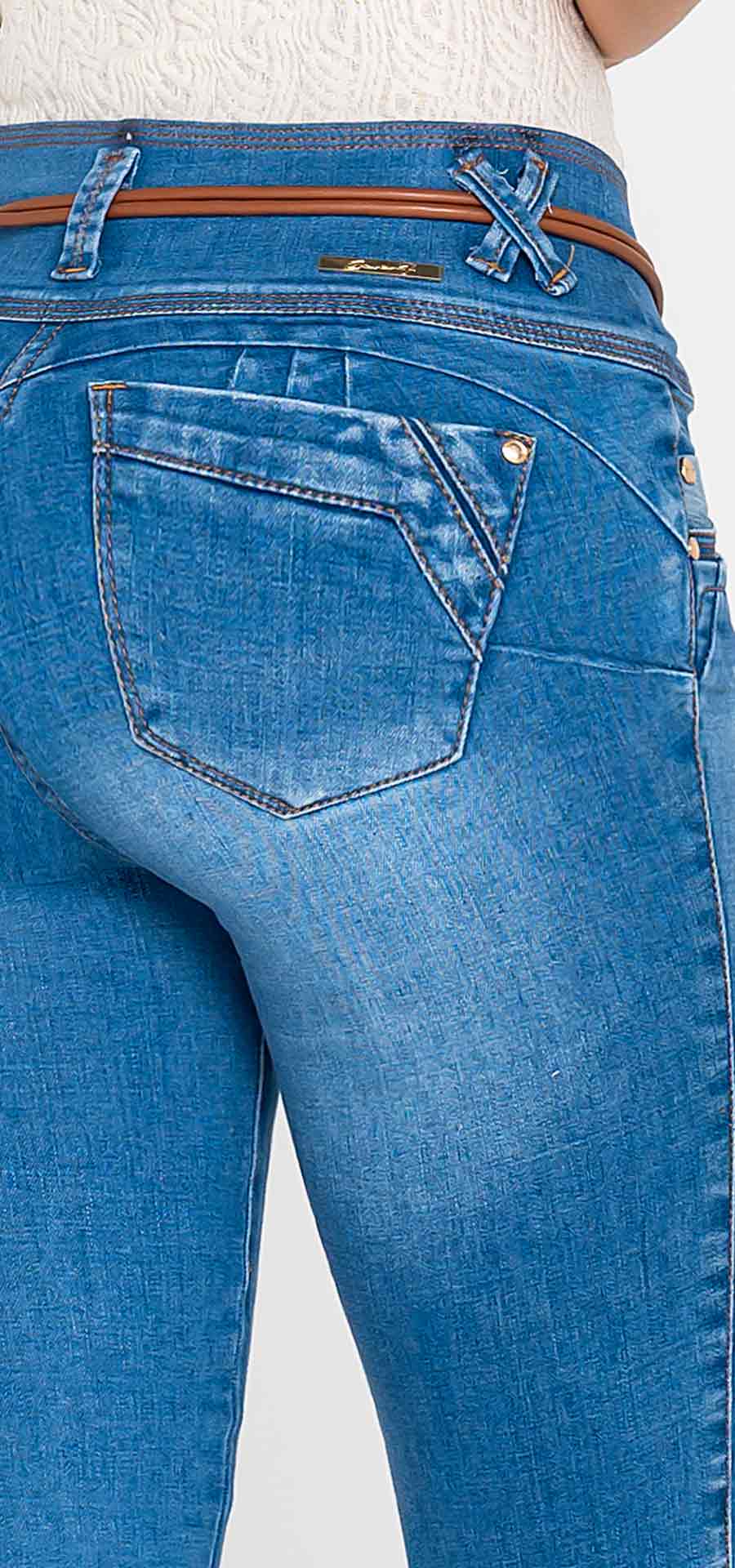 Ref. 700-1842 Jeans bota tubo. Pretina alta control abdomen. Tono azul medio
