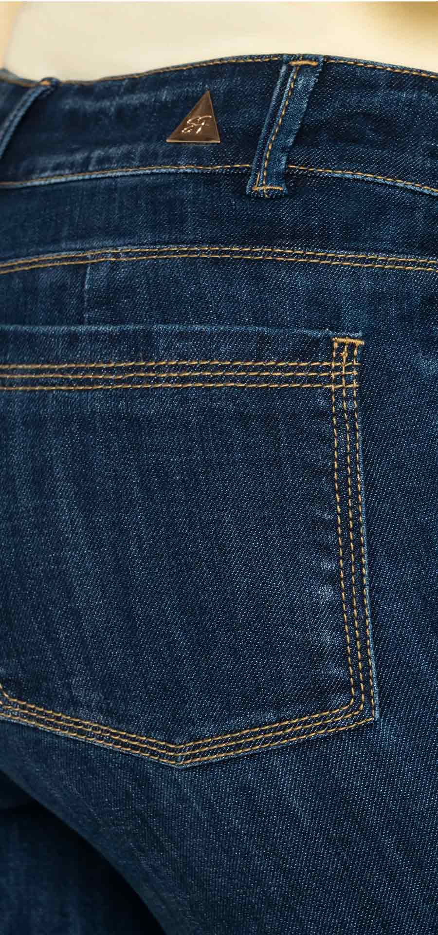 Ref. 700-1845 Jeans bota campana. Tiro alto 1 botón. Tono azul oscuro