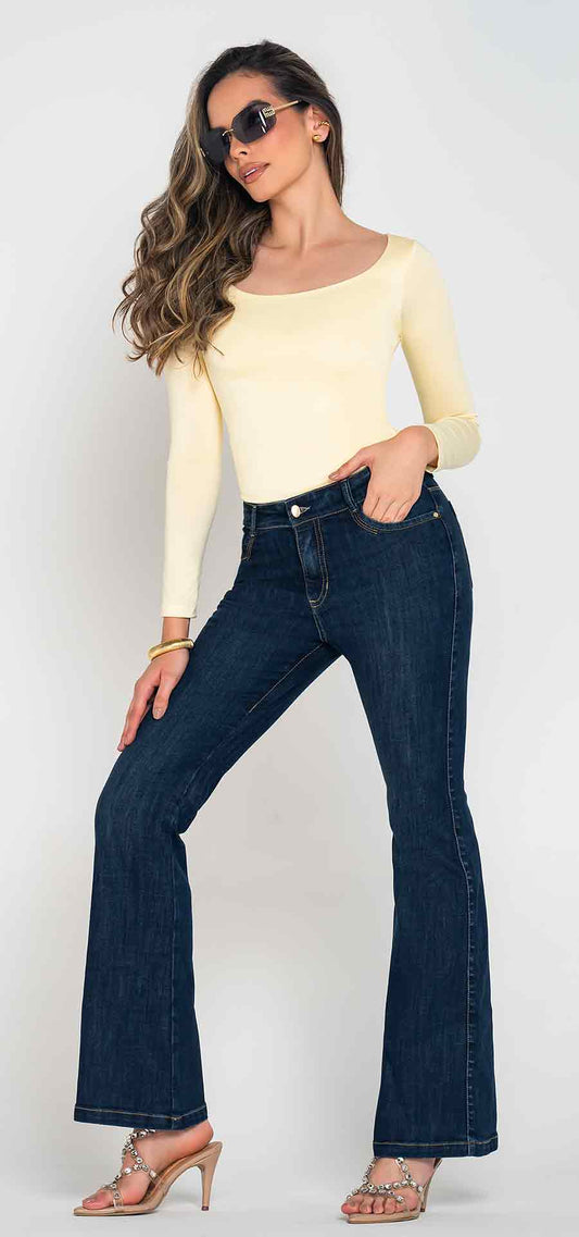 Ref. 700-1845 Jeans bota campana. Tiro alto 1 botón. Tono azul oscuro