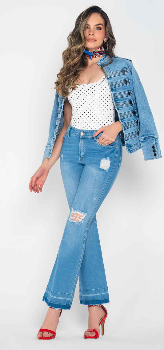 Ref. 700-1851 Jeans bota campana en tela 98/2 con bolsillos. Tono azul claro
