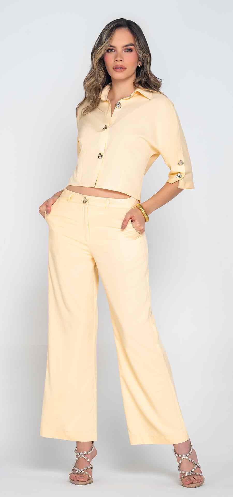 Ref. R-038 Pantalón Palazzo. Tiro alto 1 botón. Tono banana.